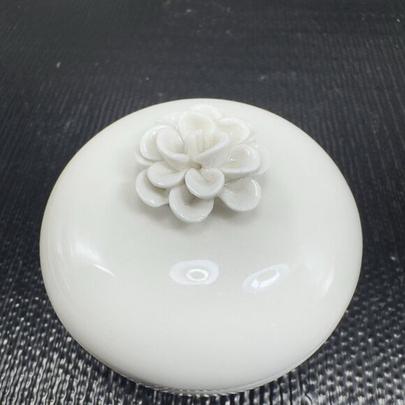 Vintage Italian Pottery Trinket Dish Holder With Applied Flower Lid Pill Holder - Picture 4 of 9